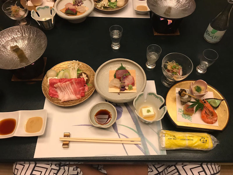 jantar em um Ryokan - hospedaria típica japonesa Hakone