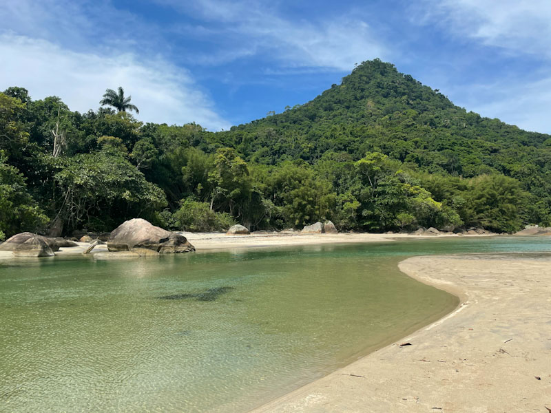Praia de dois rios ilha grande