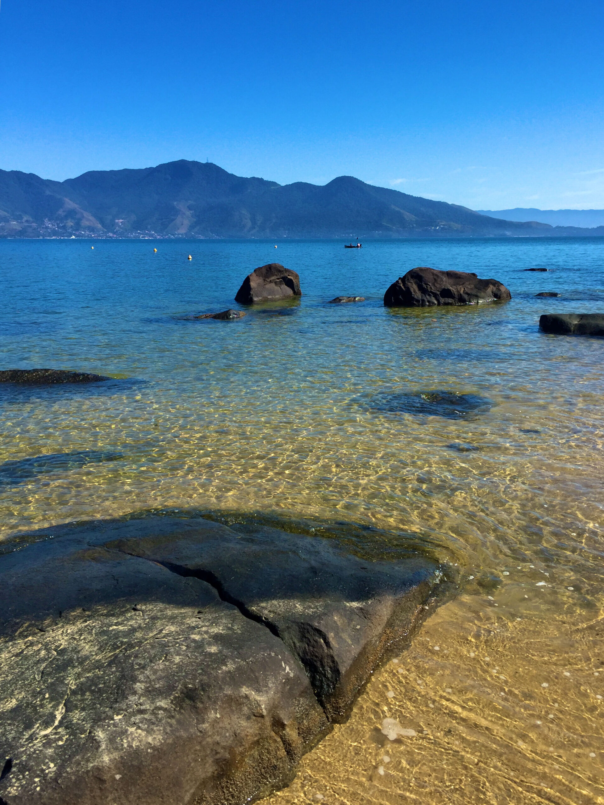 Praia do Viana é urbana e tem águas claras, mornas e tranquilas. É ideal  para crianças e quem busca tranquilidade. - Picture of Ilhabela, State of  Sao Paulo - Tripadvisor