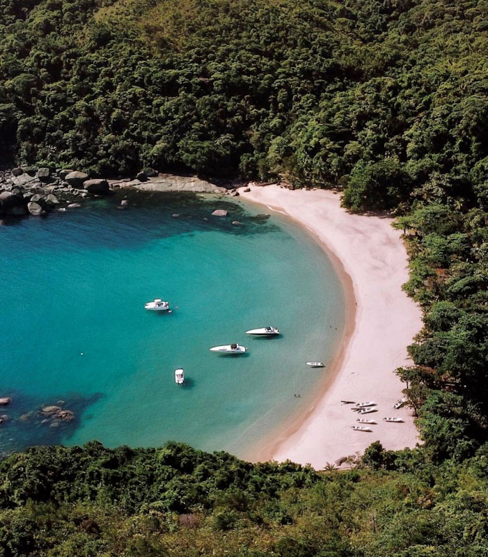 Praia de Indaiauba Ilhabela