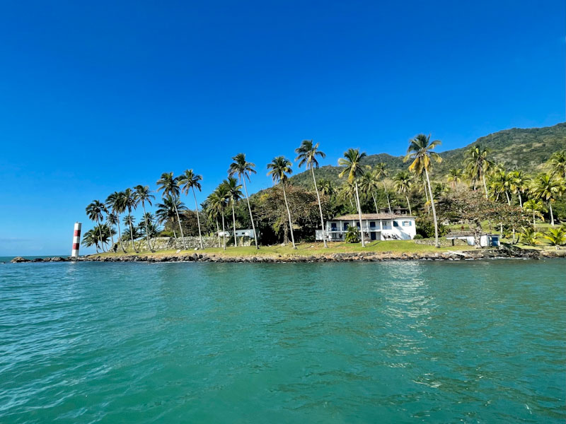 farol ponta das canas ilhabela