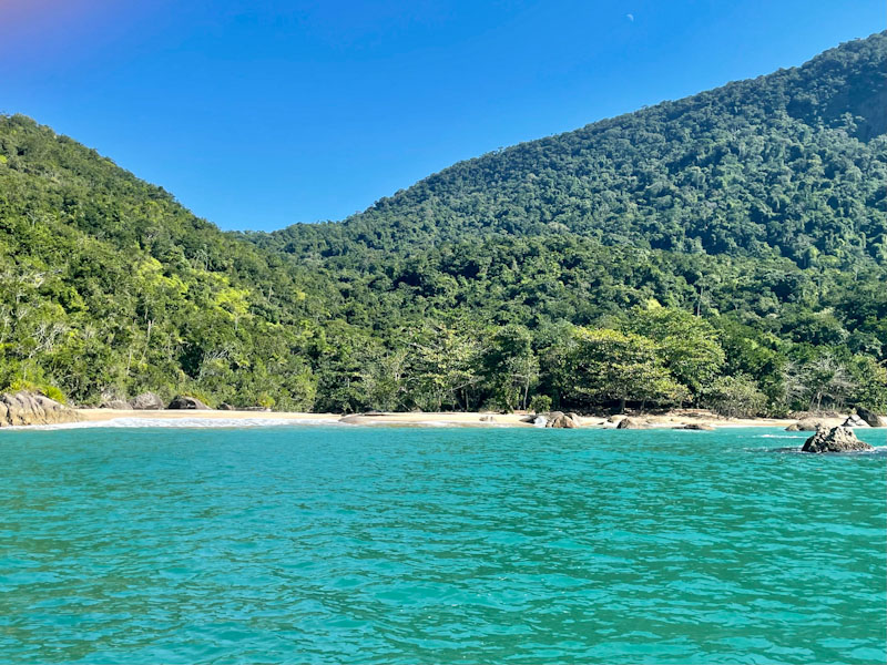 praia da caveira ilhabela