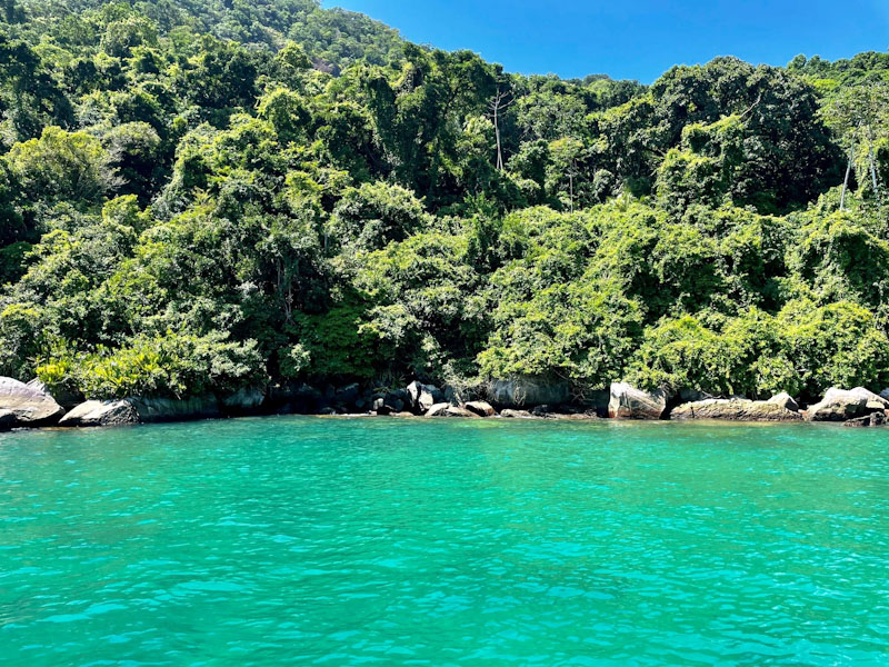 saco do sombrio ilhabela